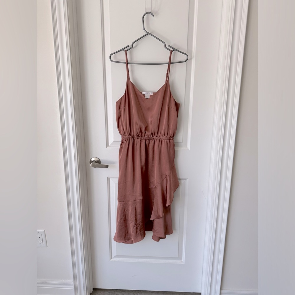 Silky flowy dress in blush/bronze colour. Mild wear but still looks new!